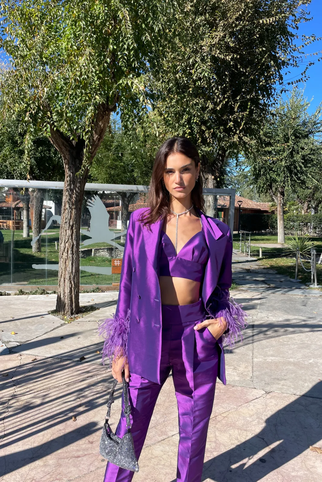 BLAZER OVERSIZED ROXO COM PLUMAS