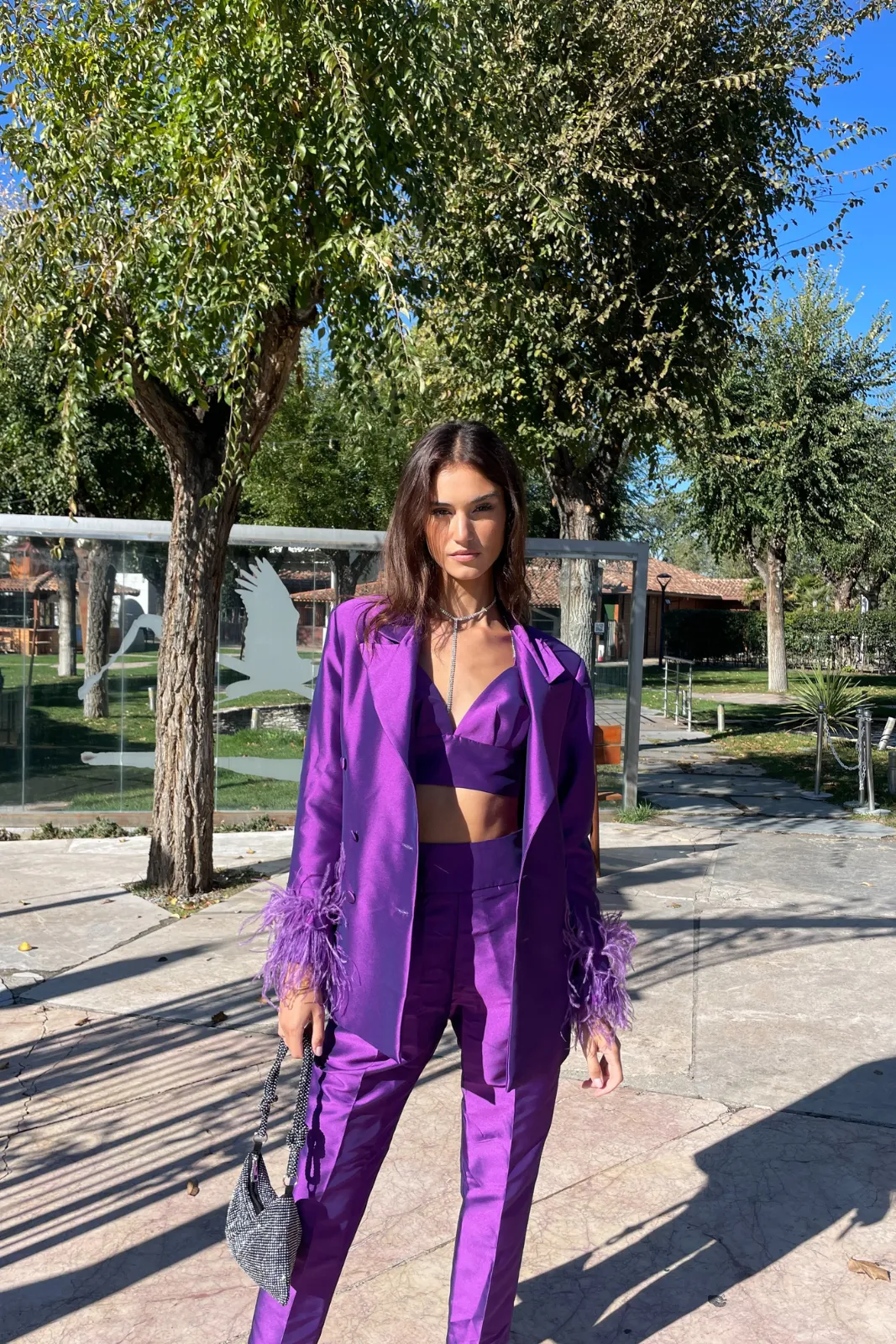 BLAZER OVERSIZED ROXO COM PLUMAS