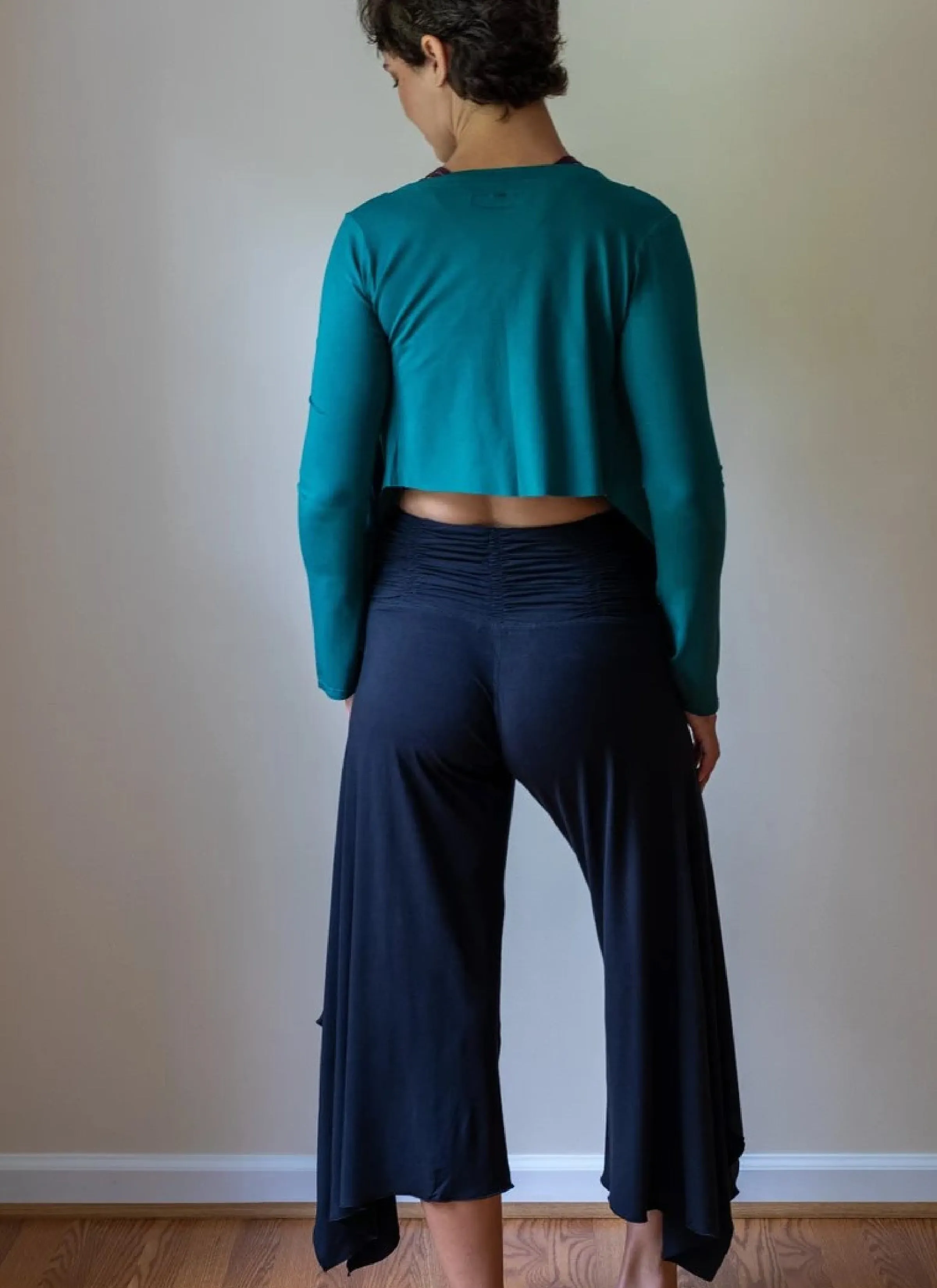 Shakti Ruched Waistband Gaucho Pants in Black